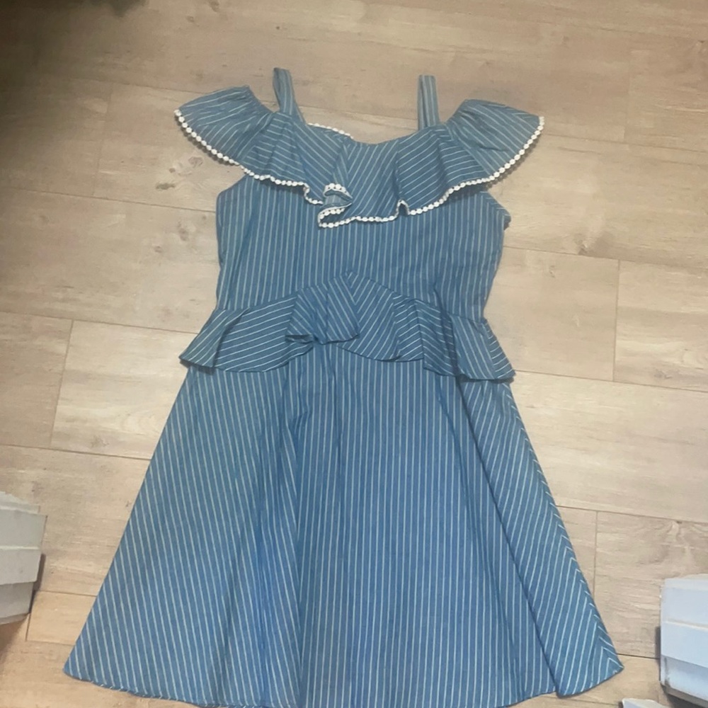 Girls dress